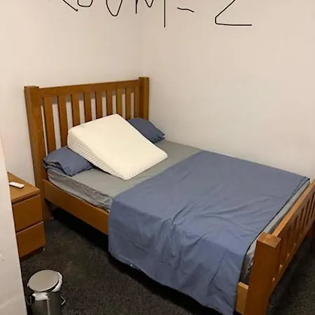 En-suit Double Bedroom In Armley *