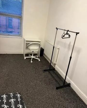 En-suit Double Bedroom In Armley * Λιντς
