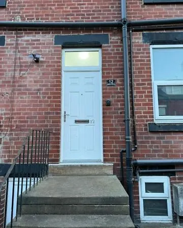 En-suit Double Bedroom In Armley Δωμάτια σε οικογενειακή κατοικία Λιντς